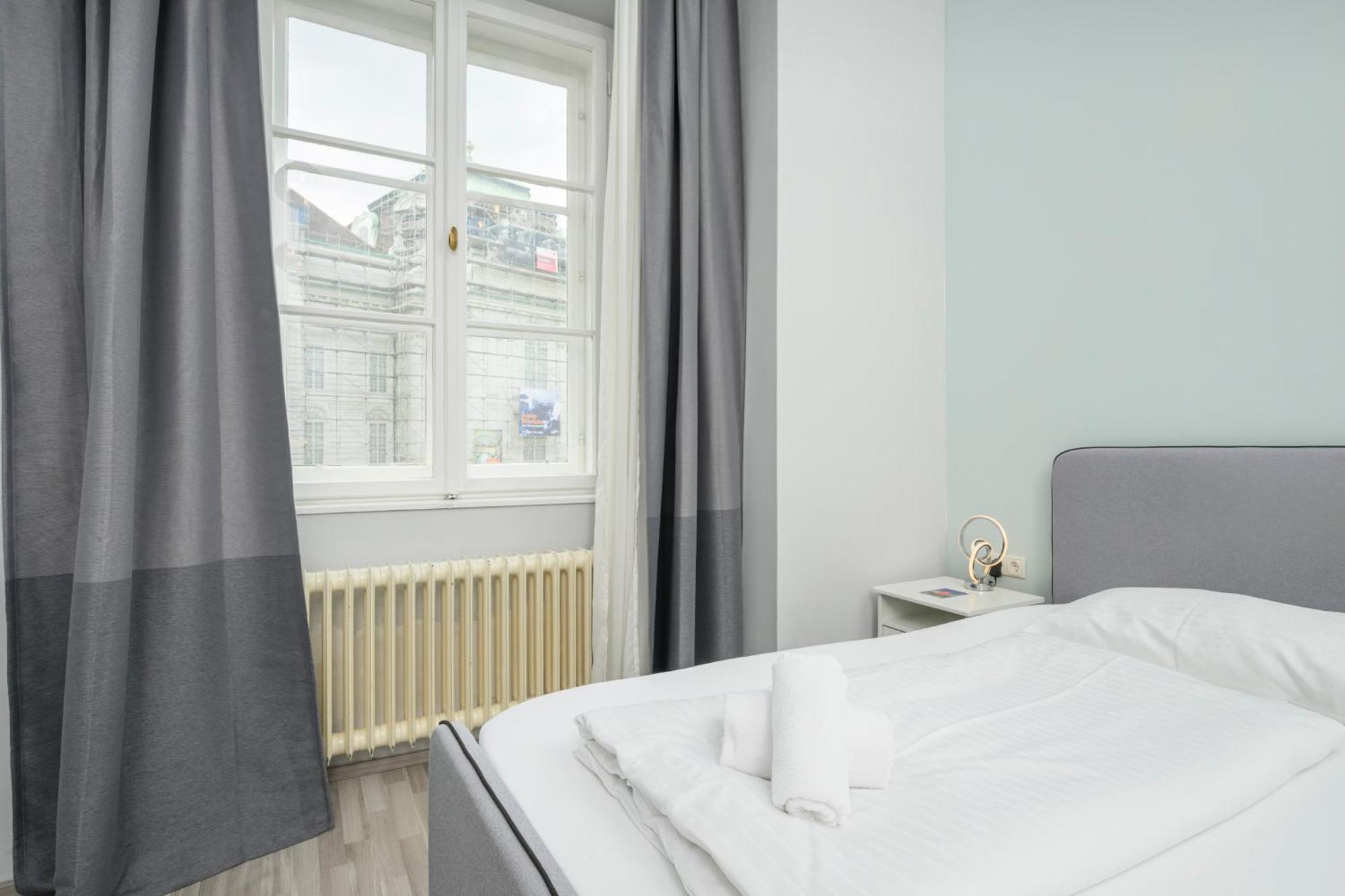 Palais Palffy Apartments Vienna Exterior photo