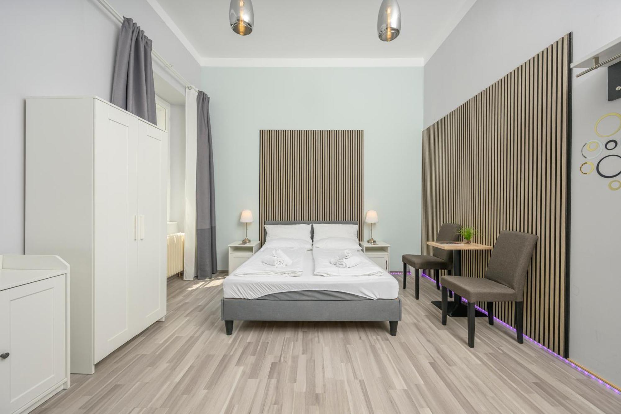 Palais Palffy Apartments Vienna Exterior photo