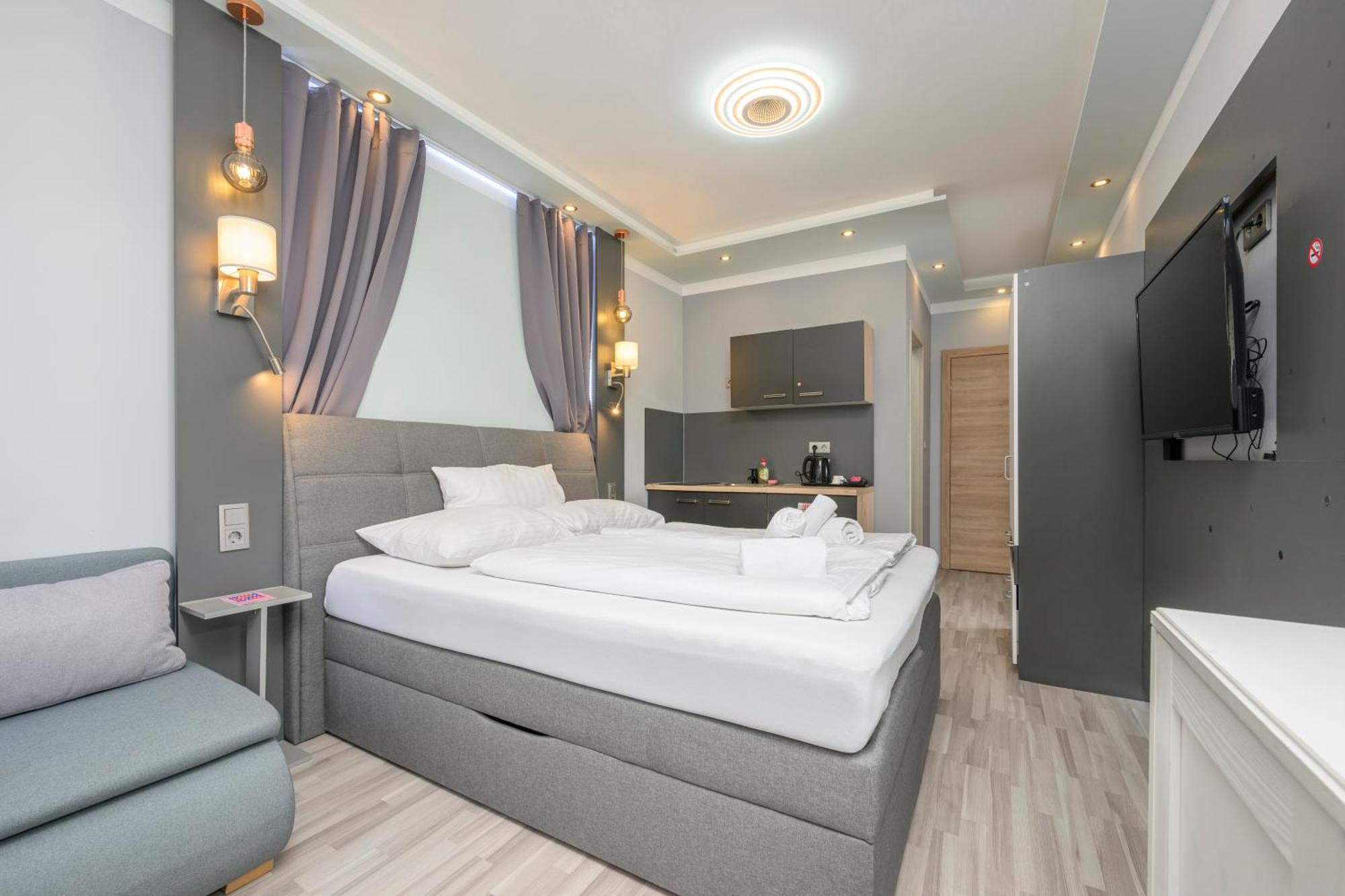 Palais Palffy Apartments Vienna Exterior photo