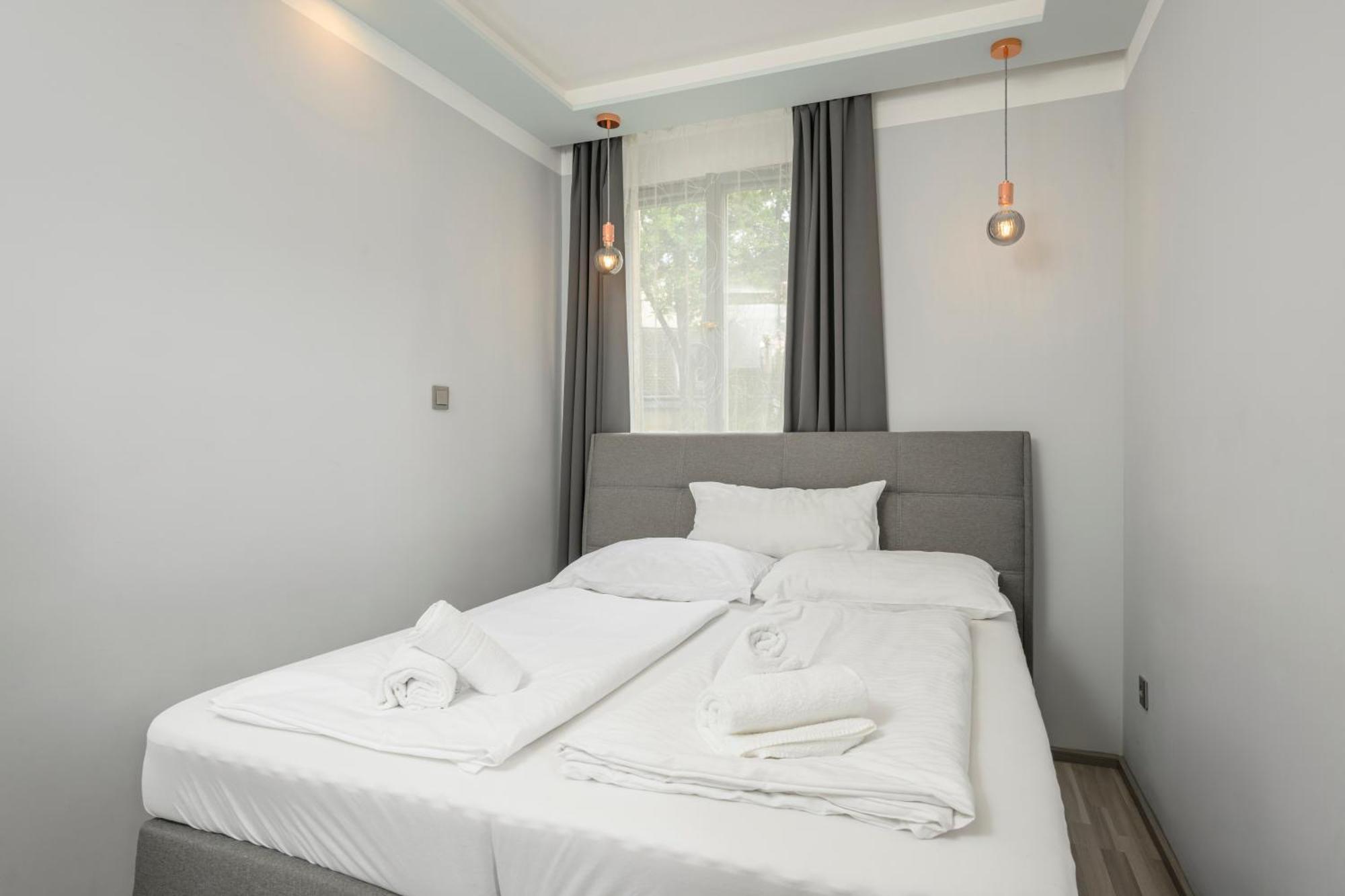 Palais Palffy Apartments Vienna Exterior photo