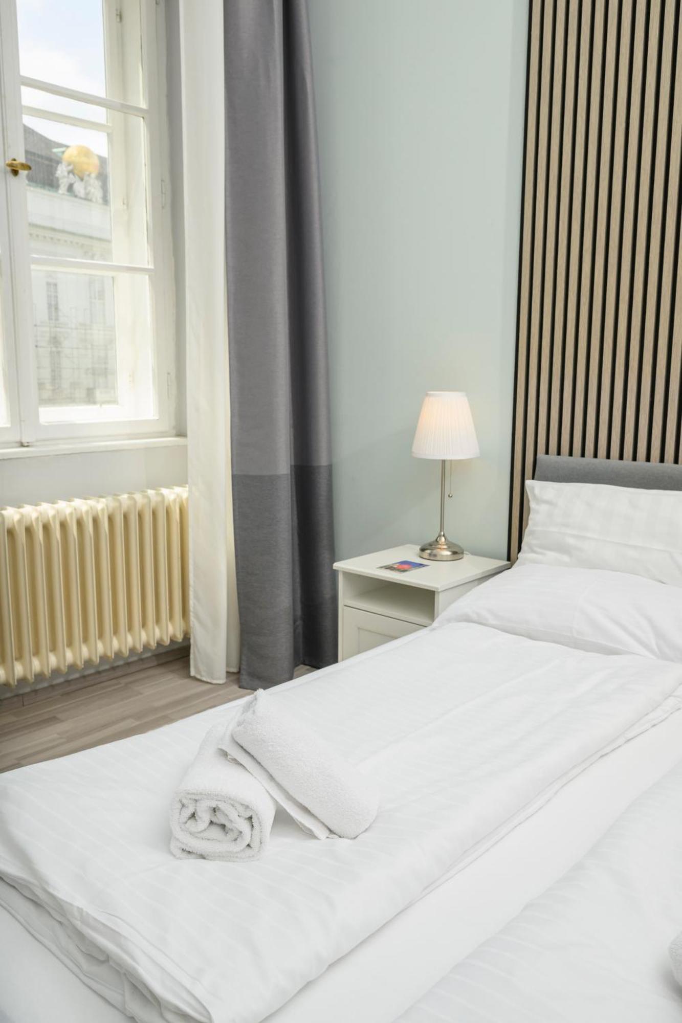 Palais Palffy Apartments Vienna Exterior photo