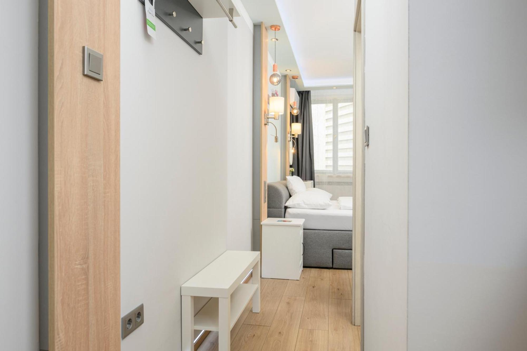 Palais Palffy Apartments Vienna Exterior photo